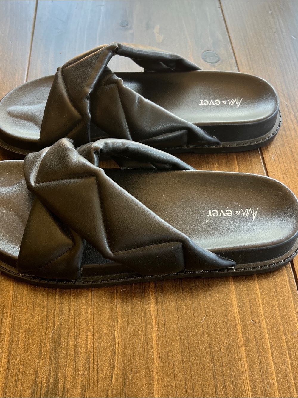 AVA & EVER Women’s Black Quilted Slide Sandals-size 8